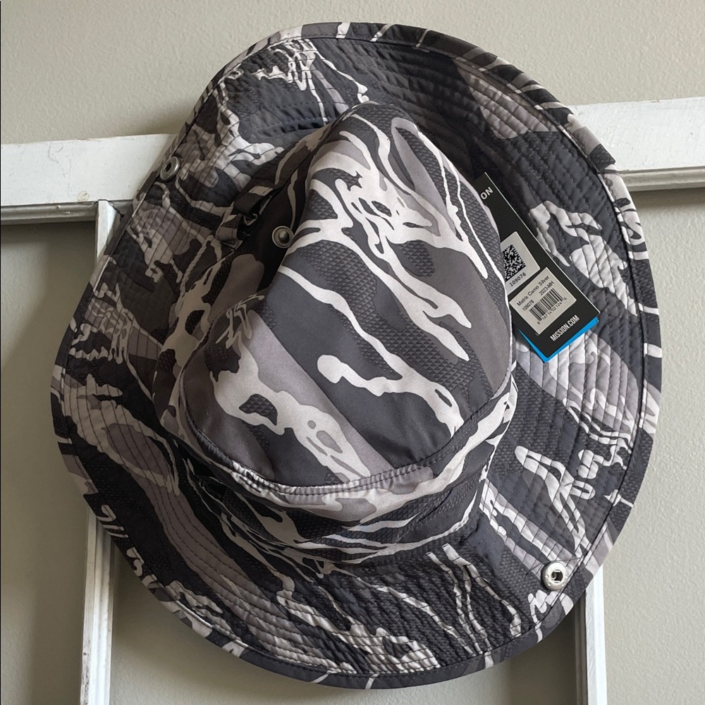 Stylish Black and Gray Camouflage Hat